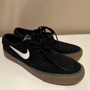 COPY - Nike Skateboard SB Men’s Black nike stefan janoski Size 9 Black white Pi…